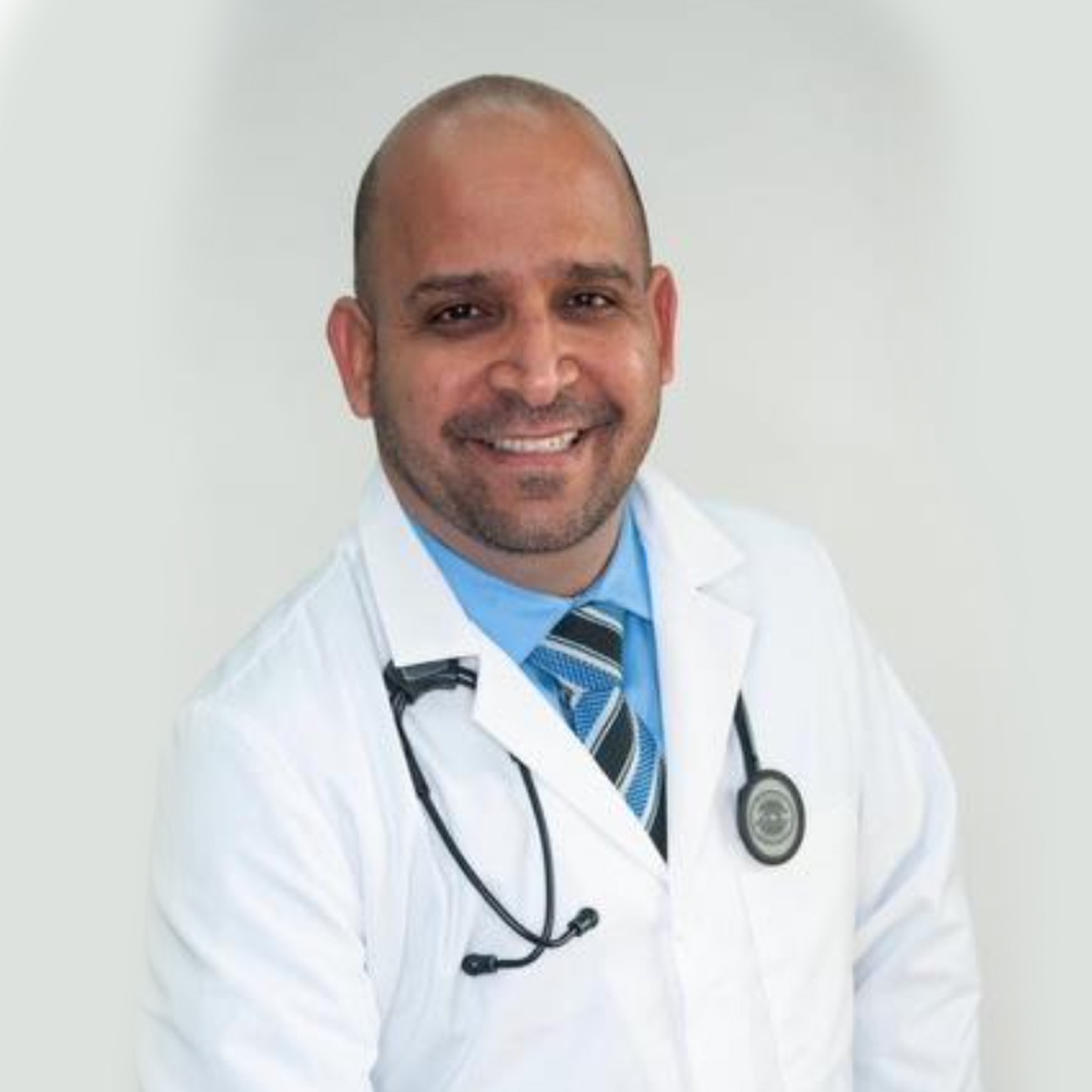 https://www.dadelandanimalhospital.com/wp-content/uploads/sites/7/2022/10/Dr.-Samuel-Vasallo-Suarez-Photo.jpg